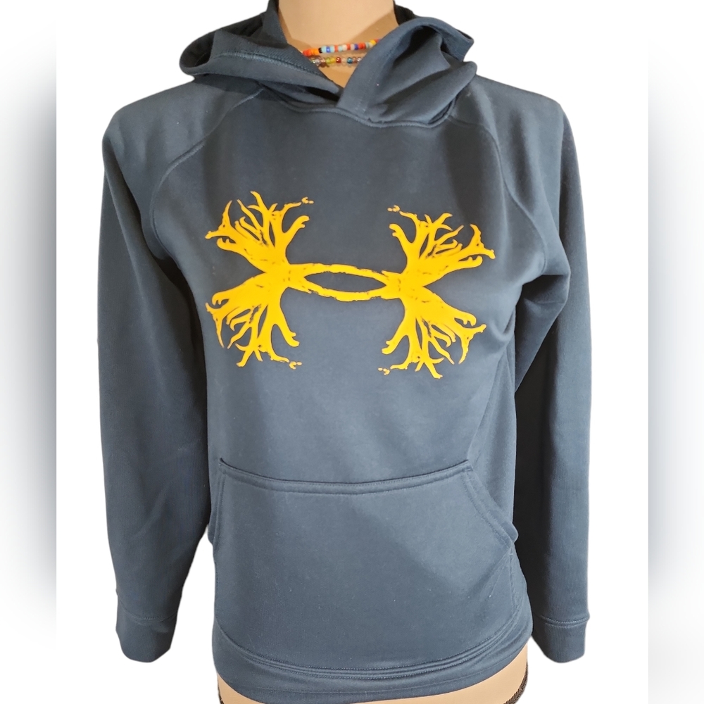Under Armour Hoddie Active Pullover Jacket.  M